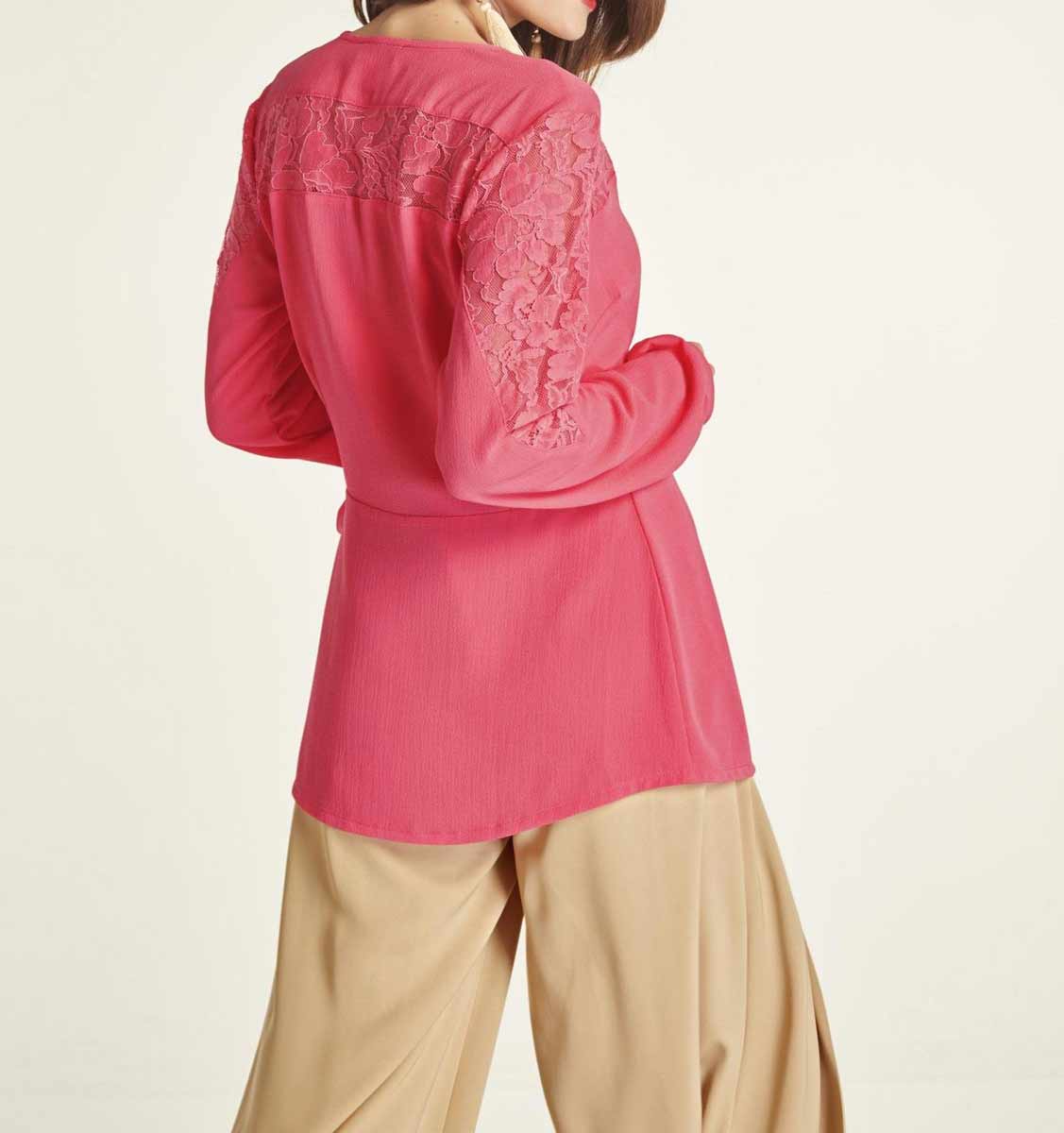 Heine Damen Wickelbluse mit Spitze, hummer