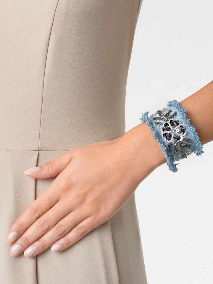 Heine Damen Armreif mit Perlen-Stickerei, blau-denim